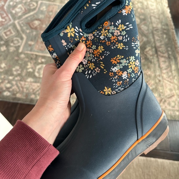 Floral Bogs Insulated snow Boots 4 - Picture 4 of 5
